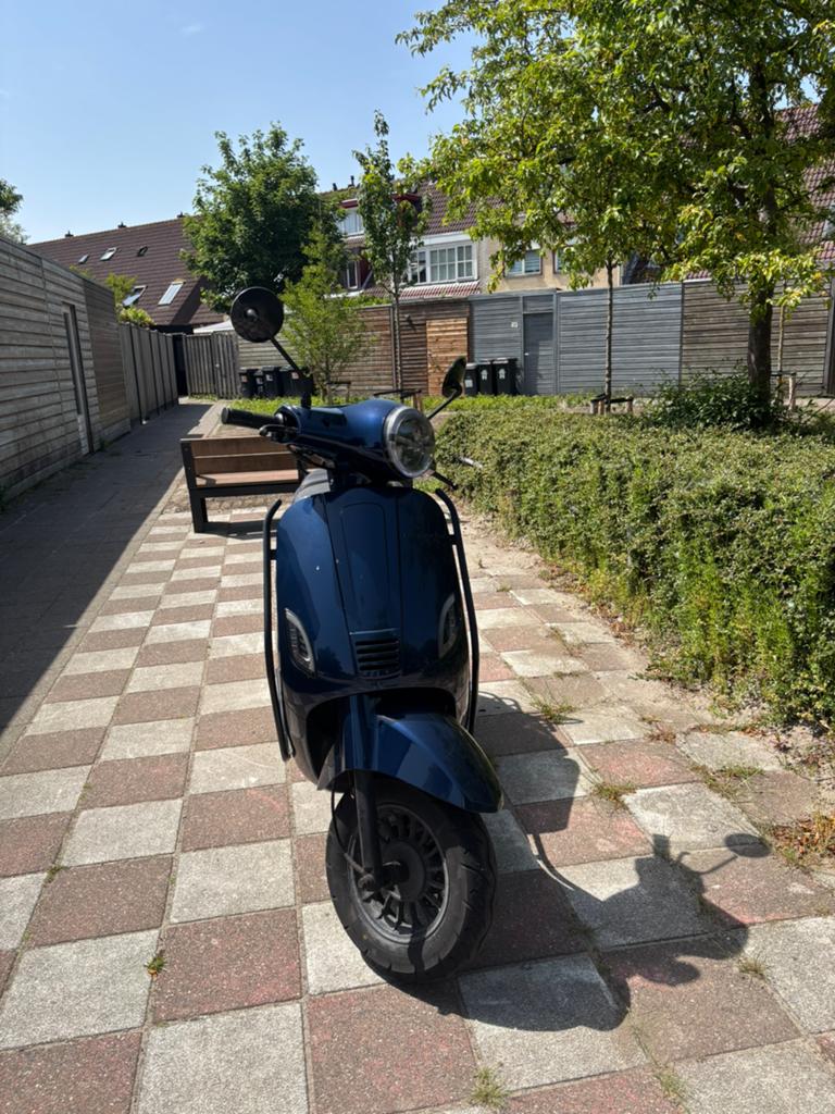 Capri geel kenteken 2024, Fietsen en Brommers, Snorfietsen en Snorscooters, Zo goed als nieuw, Benzine, Ophalen, Overige merken