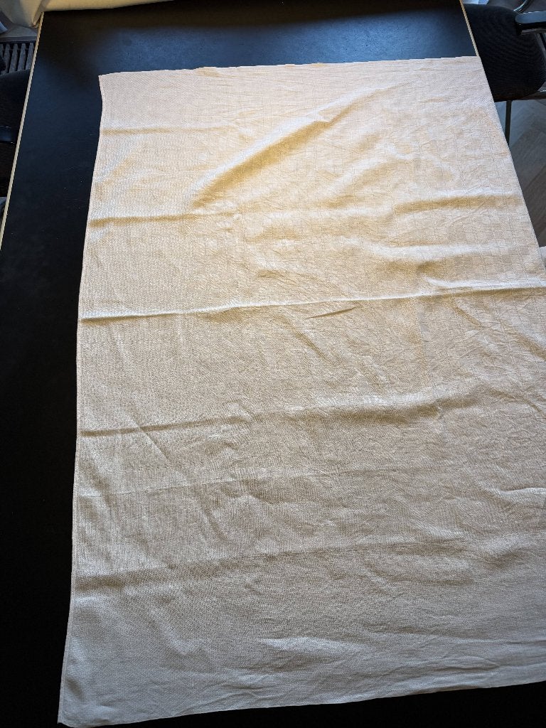 Oud damast wit tafelkleed, Huis en Inrichting, Tafelkleden, 106 cm, Gebruikt, 108 cm, Ophalen of Verzenden