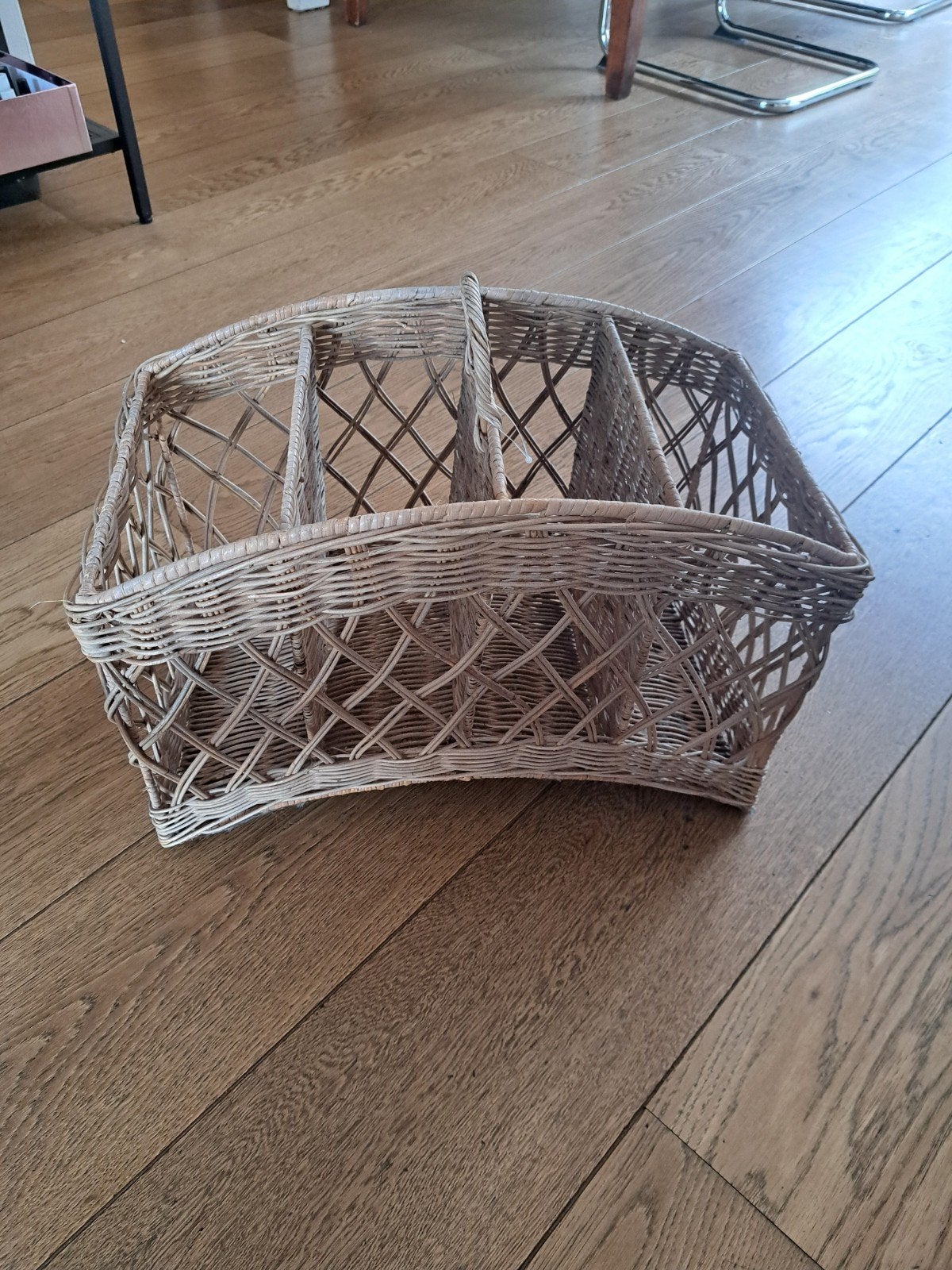 Rotan tijdschriftenrek / opberger, Ophalen, Natuurlijk materiaal, Bruin, Landelijk