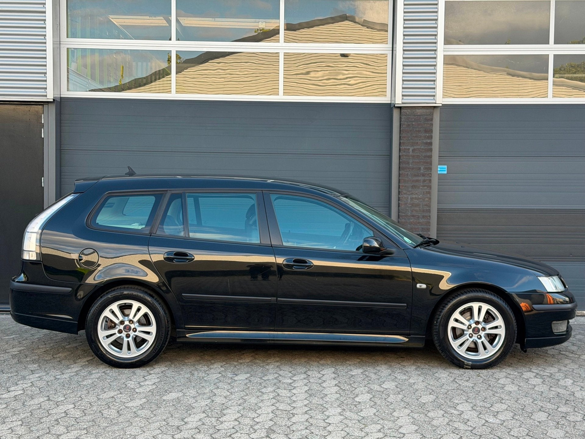 Saab 9-3 Sport Estate 1.8 Linear Business CLIMA CRUISE NIEUW, Auto's, Saab, Gebruikt, Zwart, 4 cilinders, Origineel Nederlands