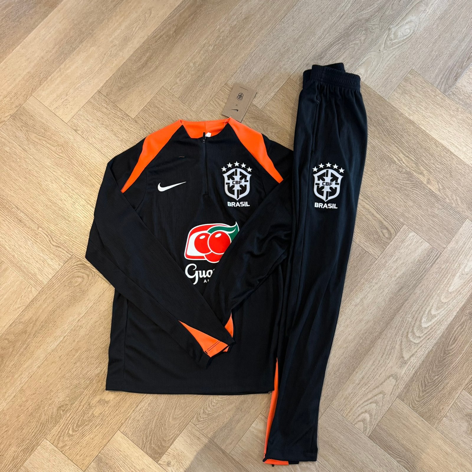 Trainingspak Brazilie maat S, Verzenden, Zo goed als nieuw, Trainingspak