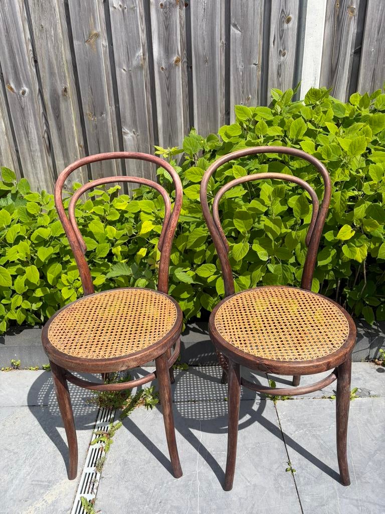 2 vintage Thonet stoelen nr 14 webbing zitting, Ophalen