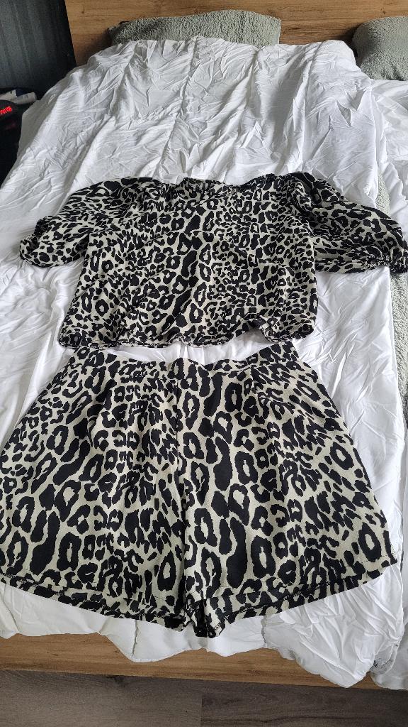 Set Top met korte broek - panterprint, Kleding | Dames, Kort, Zwart, Maat 46/48 (XL) of groter, Ophalen of Verzenden