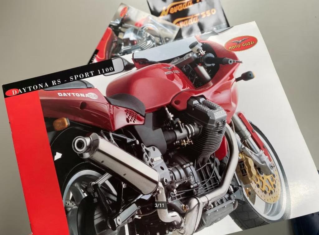 3 MOTO GUZZI brochures  uit de jaren negentig., Motoren, Ophalen of Verzenden, Moto Guzzi