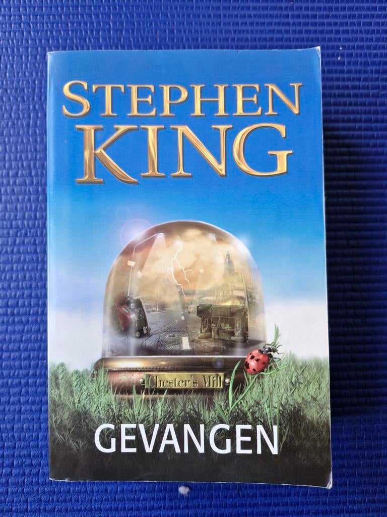 Stephen King - Gevangen (Under the Dome), Ophalen of Verzenden, Gelezen, Stephen King, Nederland