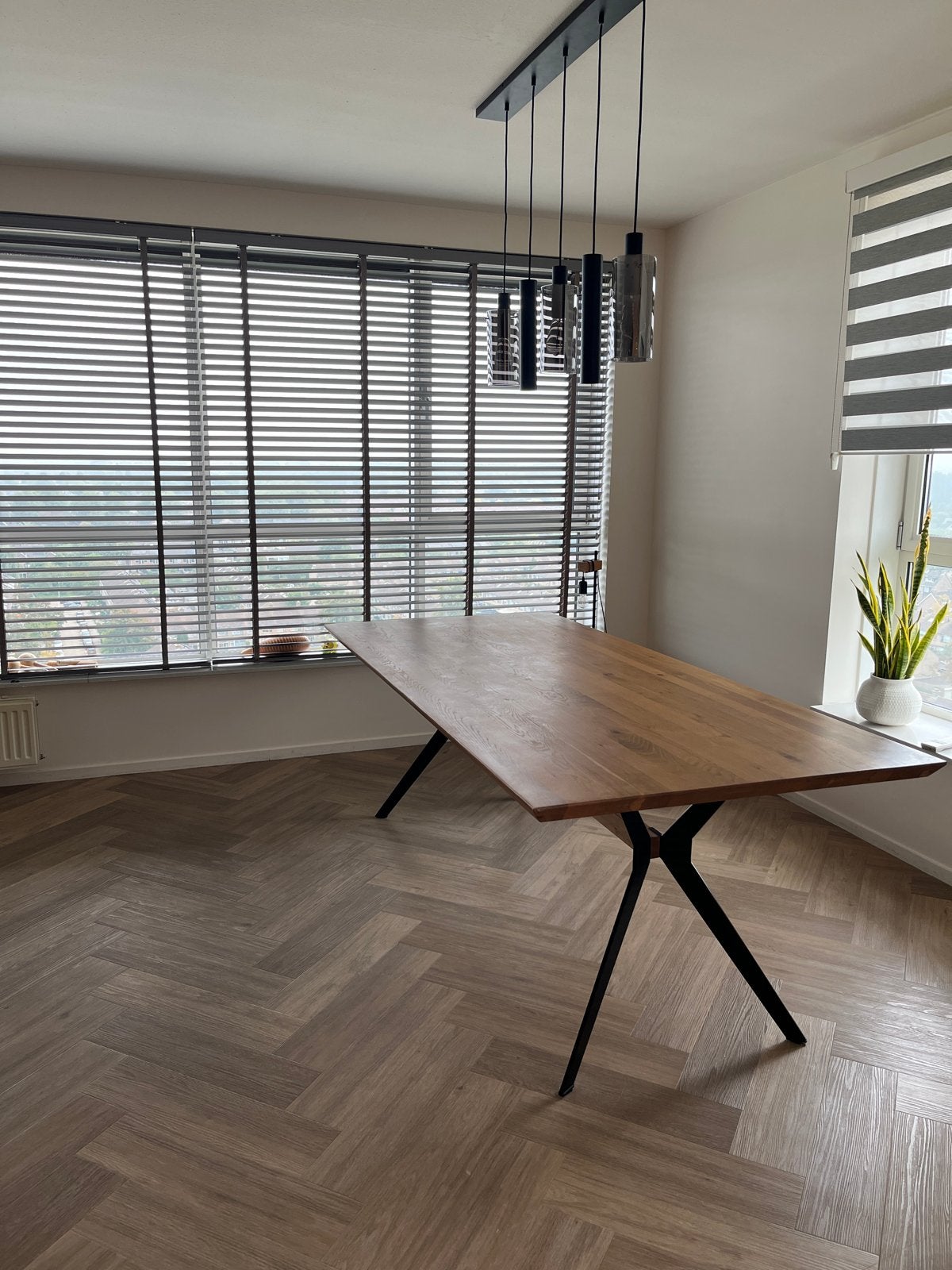KARE Design Eettafel - Eikenhout met metalen onderstel, Ophalen, 100 tot 150 cm, Eikenhout, 200 cm of meer
