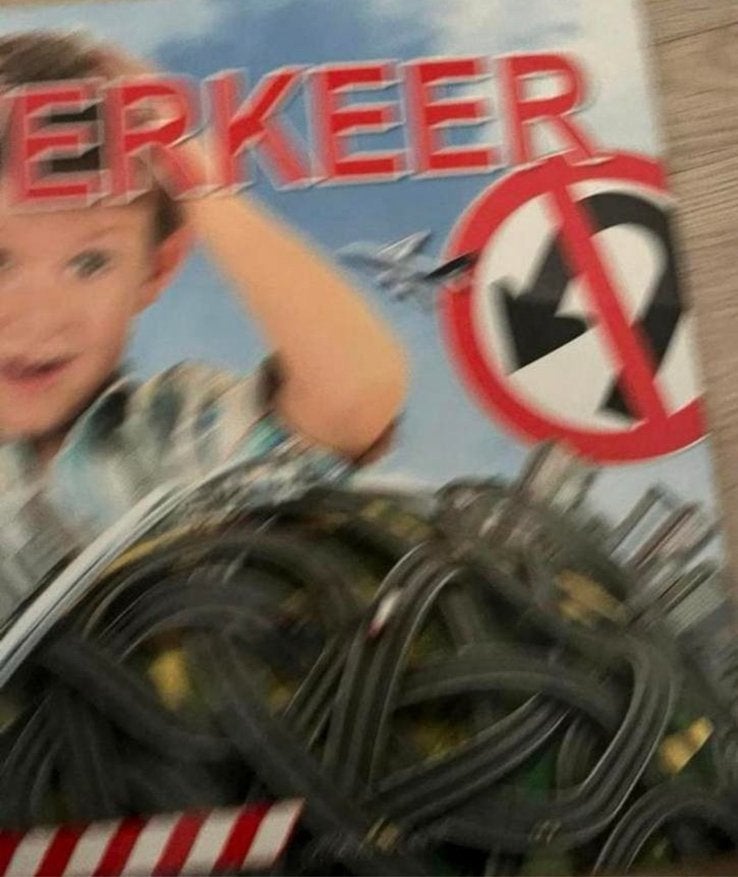 Verkeer  Auteur: Frank van Dulmen, Ophalen of Verzenden, Gelezen