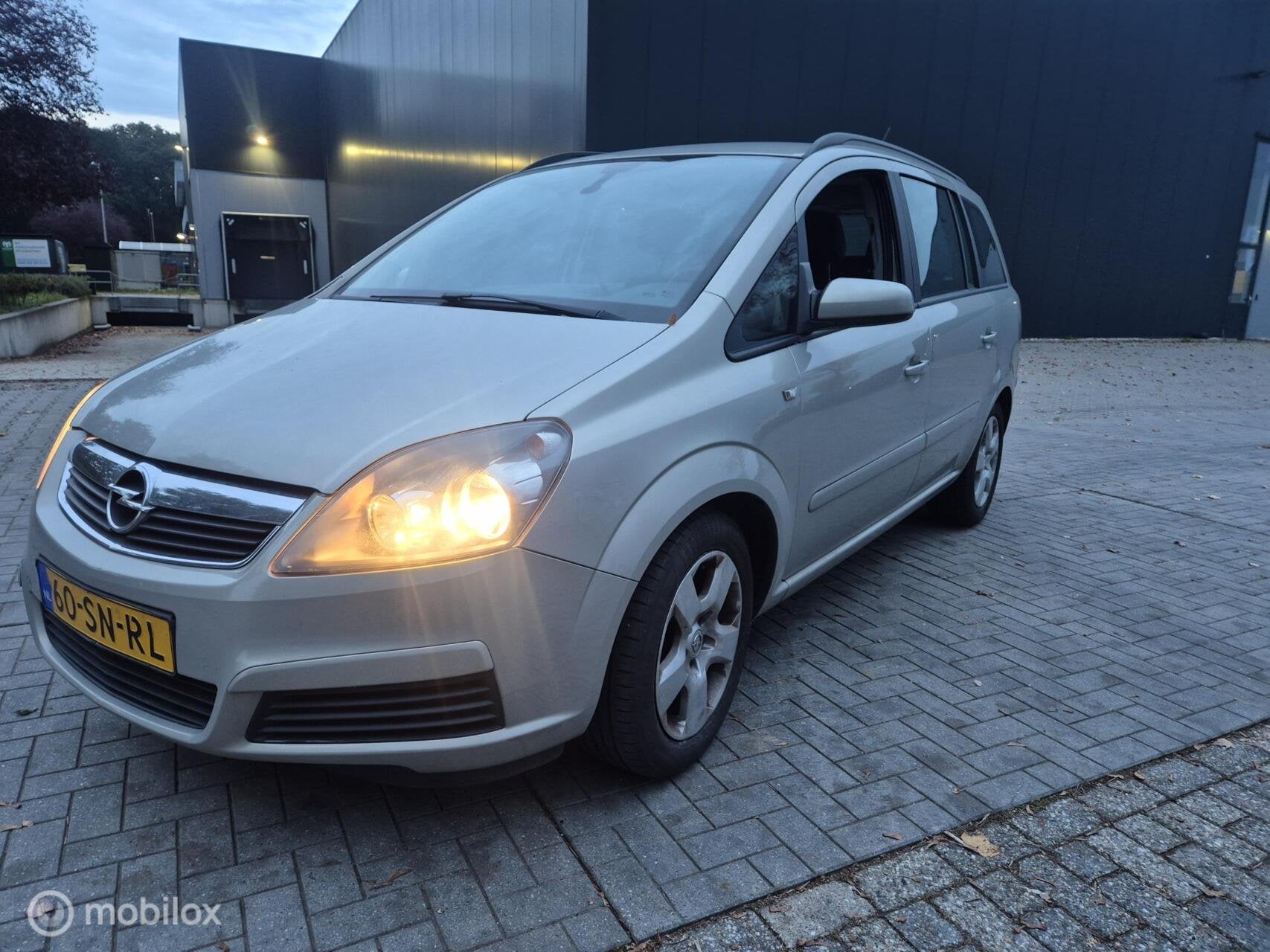 Opel Zafira 2.2 Executive 7 persoons airco, Voorwielaandrijving, Gebruikt, 4 cilinders, 150 pk