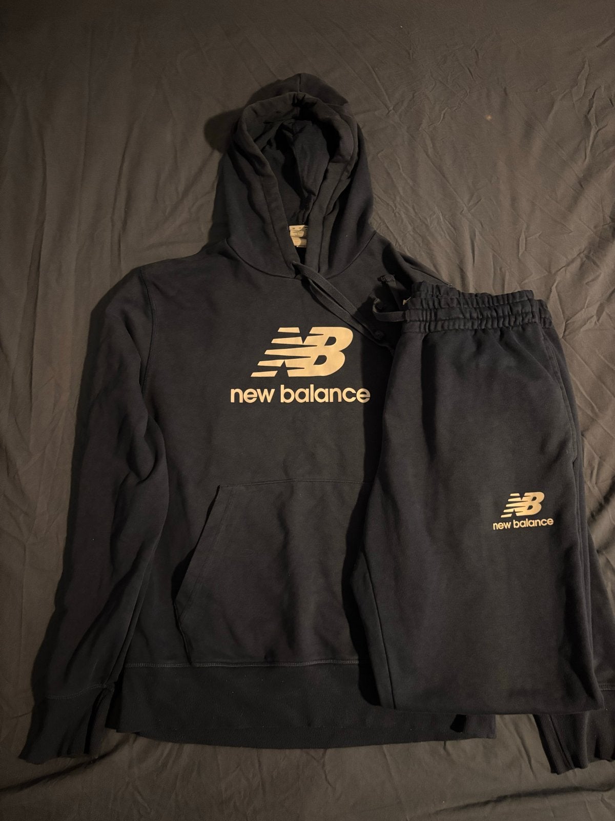 New Balance Trainingspak - Hoodie & Joggingbroek, Verzenden, Zo goed als nieuw, Maat 48/50 (M)