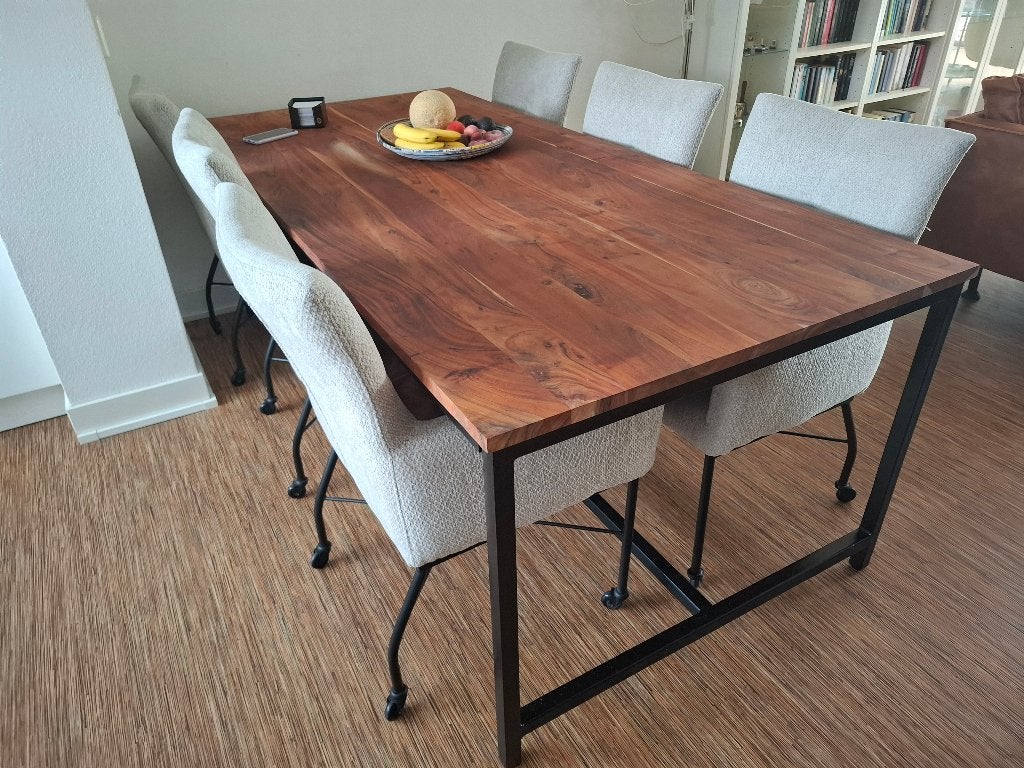 Grote eettafel (Urban Acacia) met 6 luxe stoelen z.g.a.n., 100 tot 150 cm, Modern klassiek, 200 cm of meer, Zo goed als nieuw