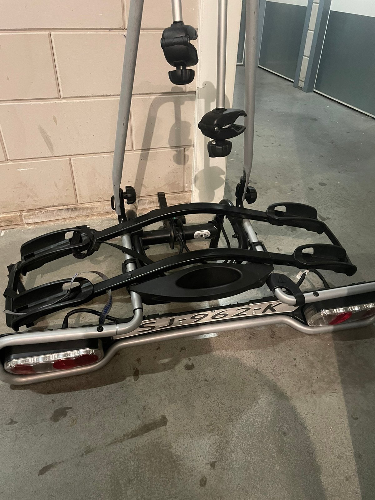 Thule afneembare trekhaak fietsendrager, Ophalen, Zo goed als nieuw, 2 fietsen, Trekhaakdrager