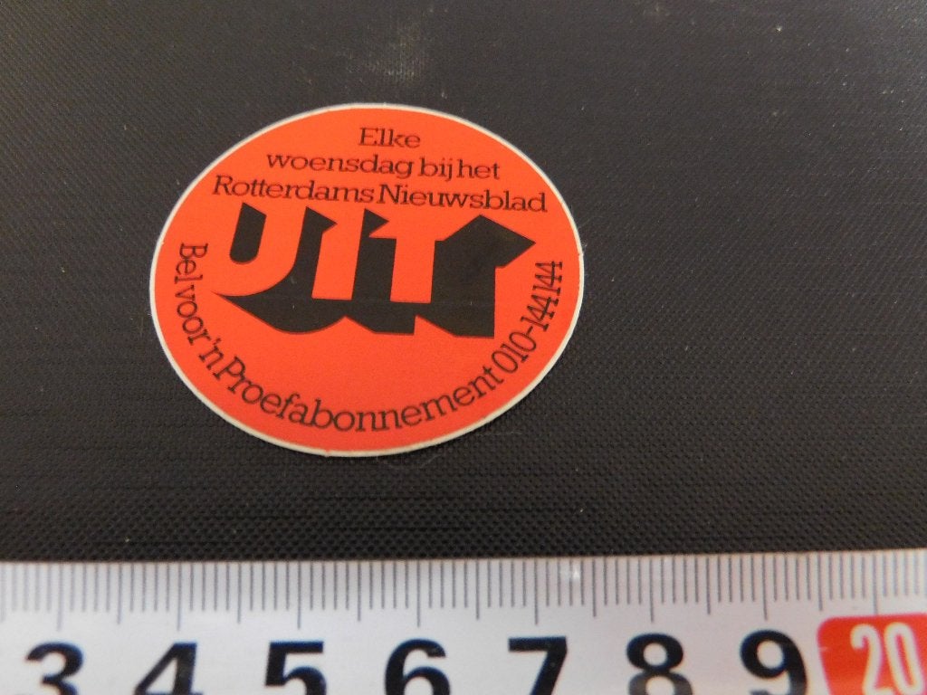 sticker elke woensdag bij het rotterdams nieuwsblad UIT, Verzamelen, Ophalen, Zo goed als nieuw