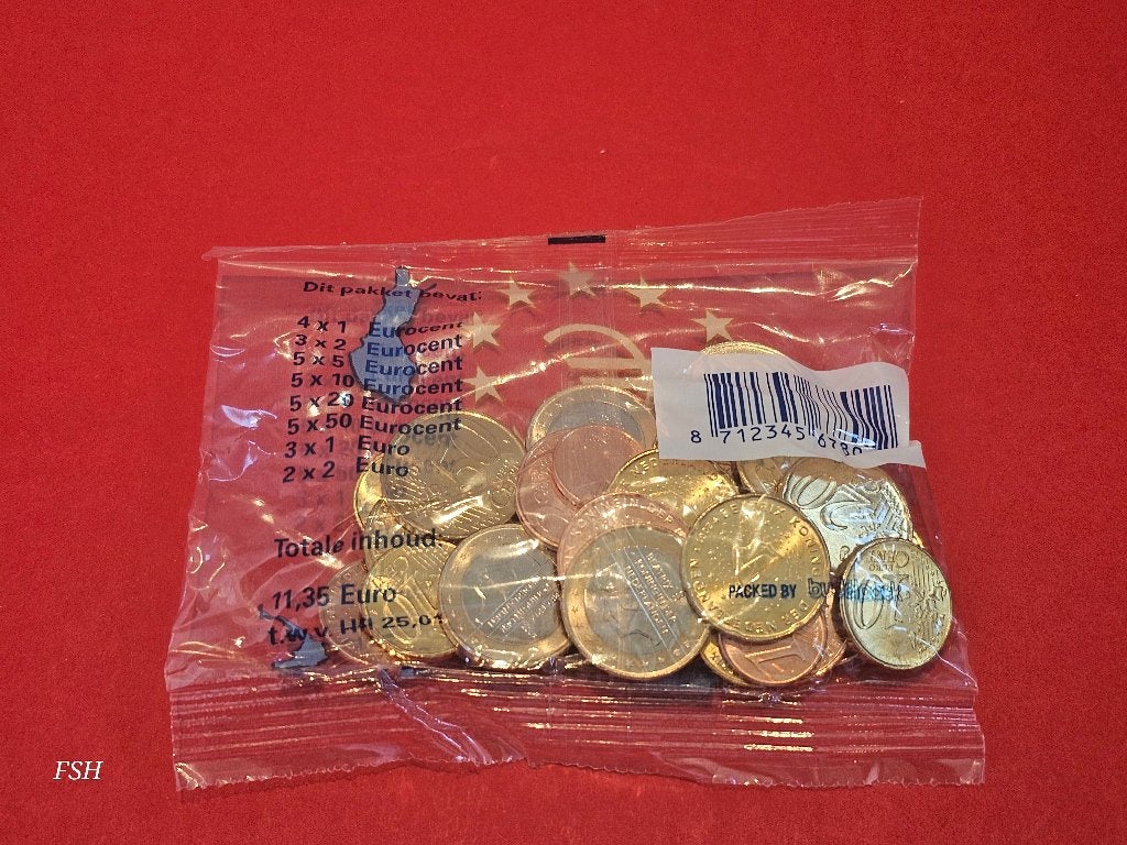Nederland: Plastic zakje euro's uit 2001., Postzegels en Munten, Munten | Nederland, Ophalen of Verzenden, Koningin Beatrix, Euro's