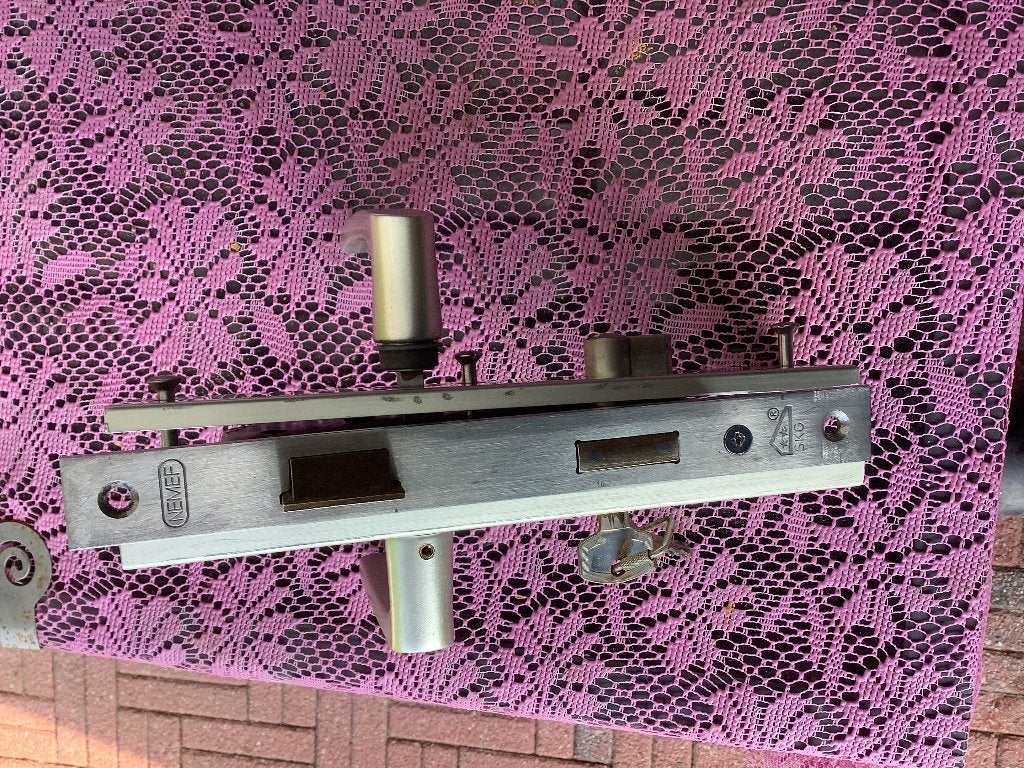 SKG Veiligheidsbeslag, Ophalen of Verzenden, Zo goed als nieuw, Overige materialen, Overige typen
