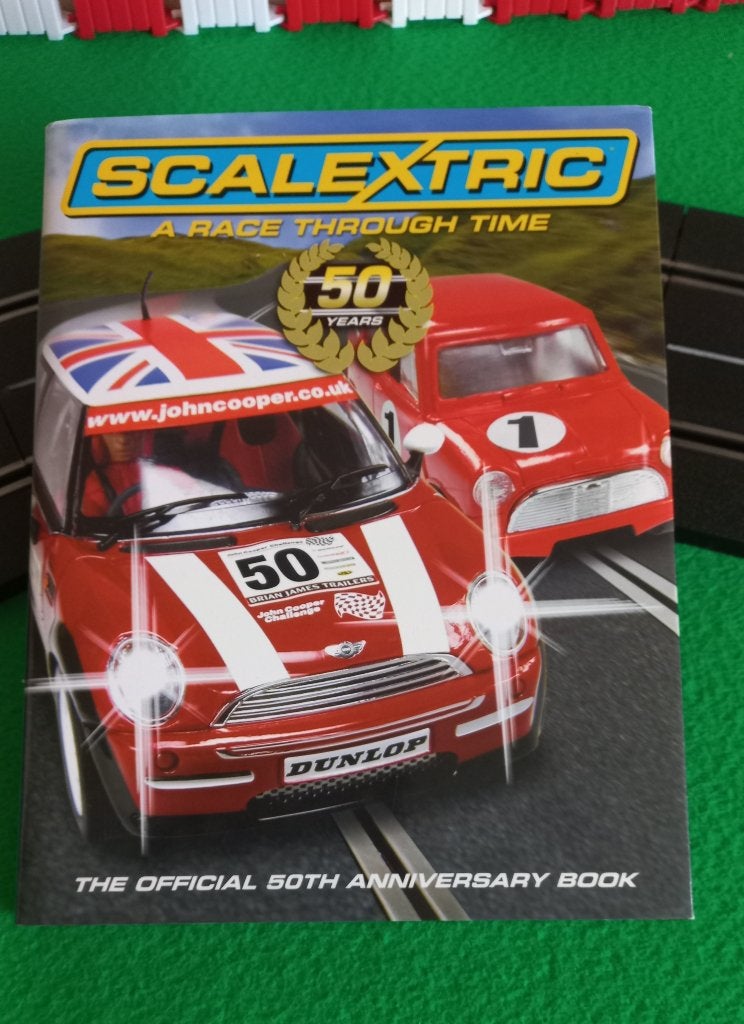 Scalextric 50-jarig jubileumboek nr. C8199, Ophalen of Verzenden, Nieuw, Overige merken, Scalextric