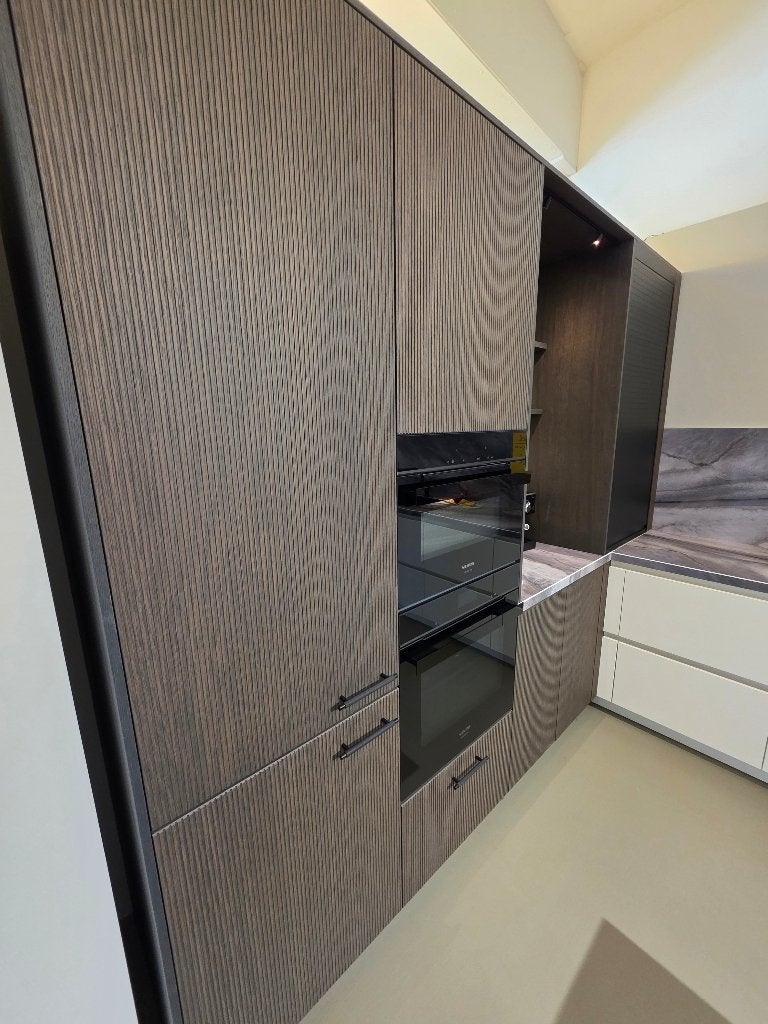 Foto 3 van Ballerina keuken met Siemens apparatuur keramieken werkblad