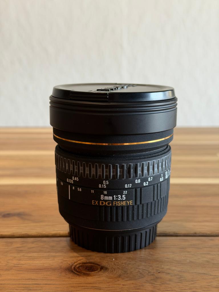 Sigma 8mm 1:3.5 EX DG Fisheye lens Canon EF, Ophalen of Verzenden, Zo goed als nieuw, Groothoek Fisheye-lens