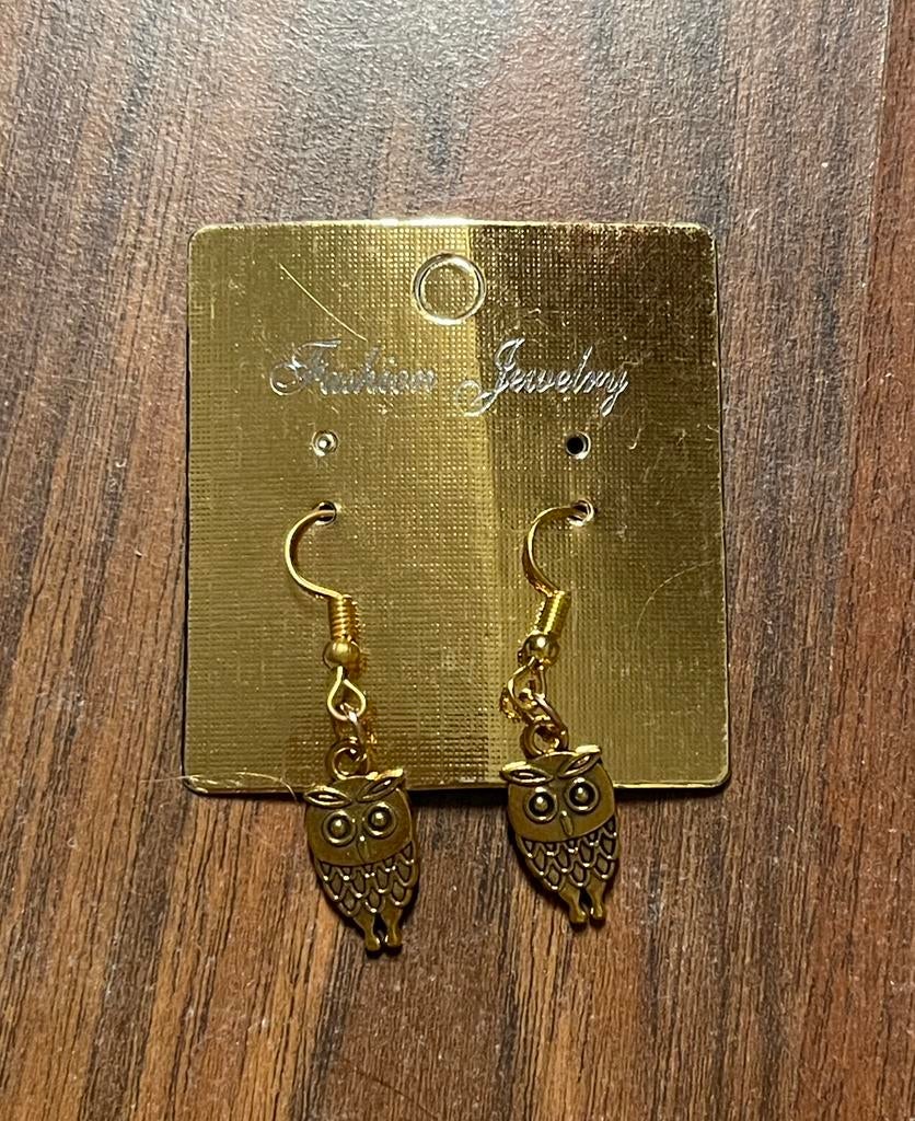 Oorbellen met gouden uiltjes, NIEUW, Overige materialen, Hangers, Nieuw, Ophalen of Verzenden