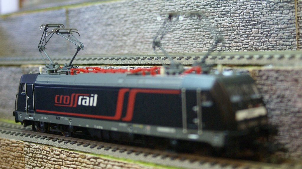 E locomotief  Br. 185.5  CROSSRAIL  digitaal, Wisselstroom, Locomotief, Ophalen of Verzenden, Zo goed als nieuw
