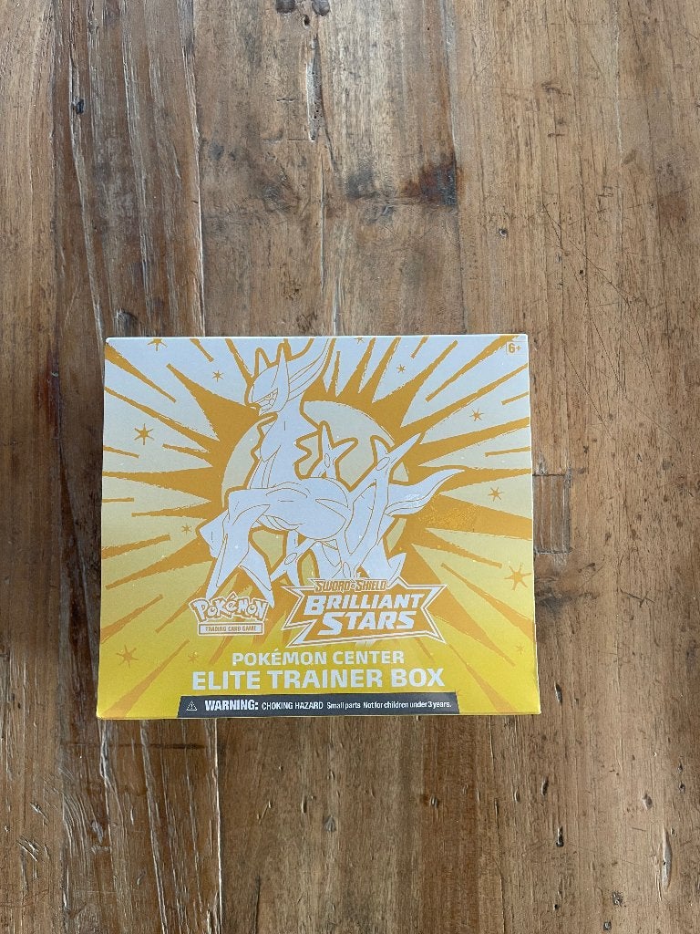 Brilliant Stars Pokemon Center Etb, Hobby en Vrije tijd, Verzamelkaartspellen | Pokémon, Ophalen, Zo goed als nieuw, Booster