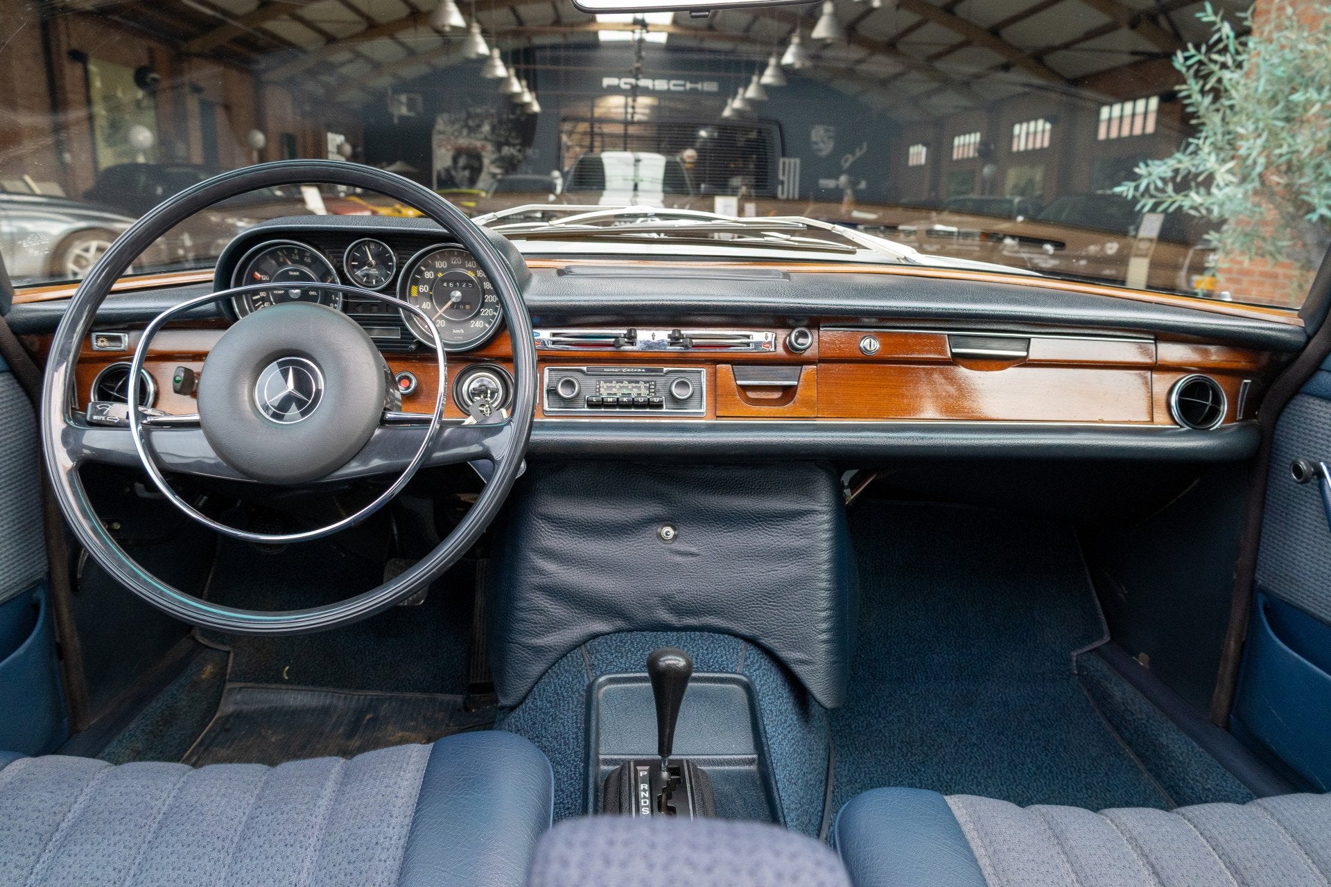 Mercedes-Benz S-Klasse 280 SE W108 *Sunroof* (bj 1967), Auto's, Automaat, Achterwielaandrijving, Open dak, 160 pk