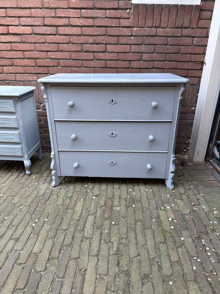 Antieke ladekast, grijs geverfd, Antiek en Kunst, Antiek | Meubels | Kasten, Ophalen of Verzenden