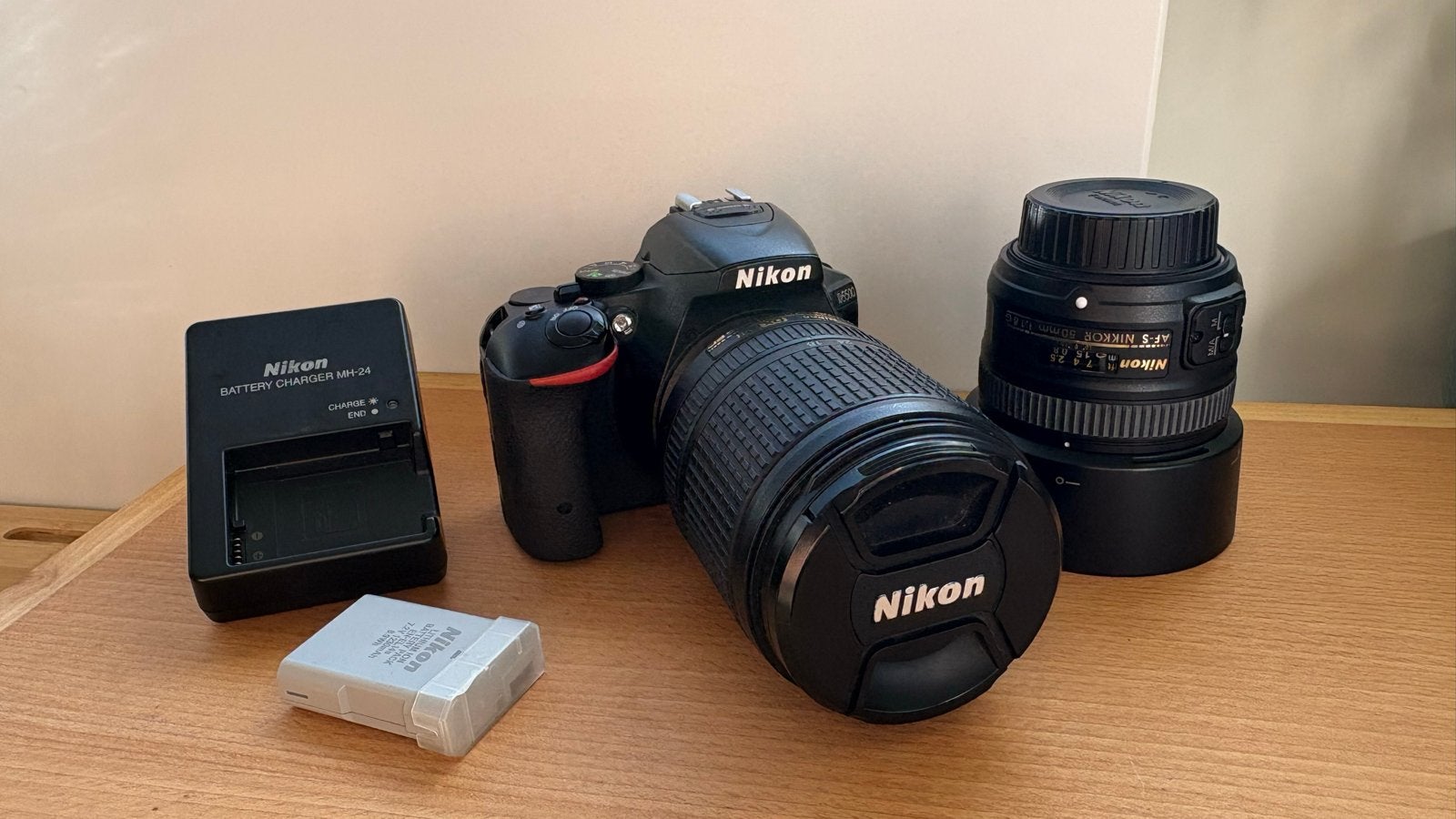 Nikon D5500 spiegelreflexcamera met 2 lenzen en accessoires, Gebruikt, Spiegelreflex, Kantelbaar/draaibaar scherm, Ophalen of Verzenden