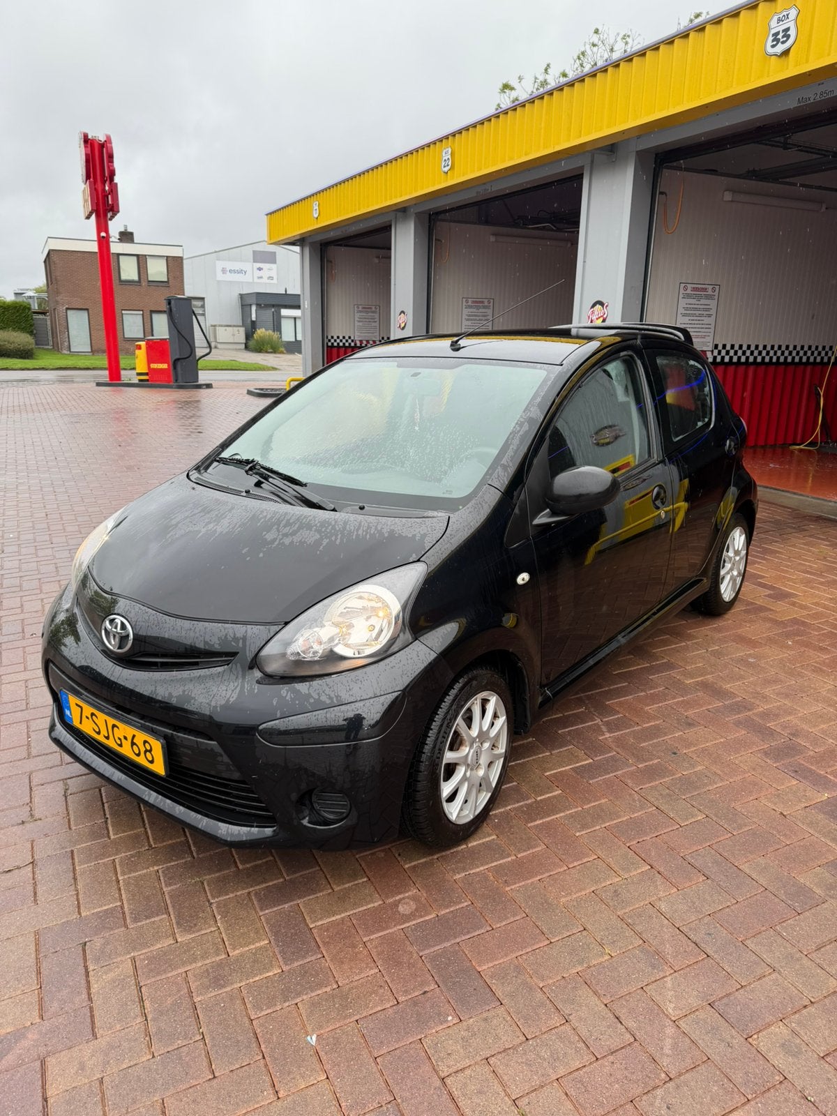 Toyota Aygo 1.0 NWE APK 2013 Zwart Lage KM stand, Auto's, 4 stoelen, Origineel Nederlands, Handgeschakeld, Particulier
