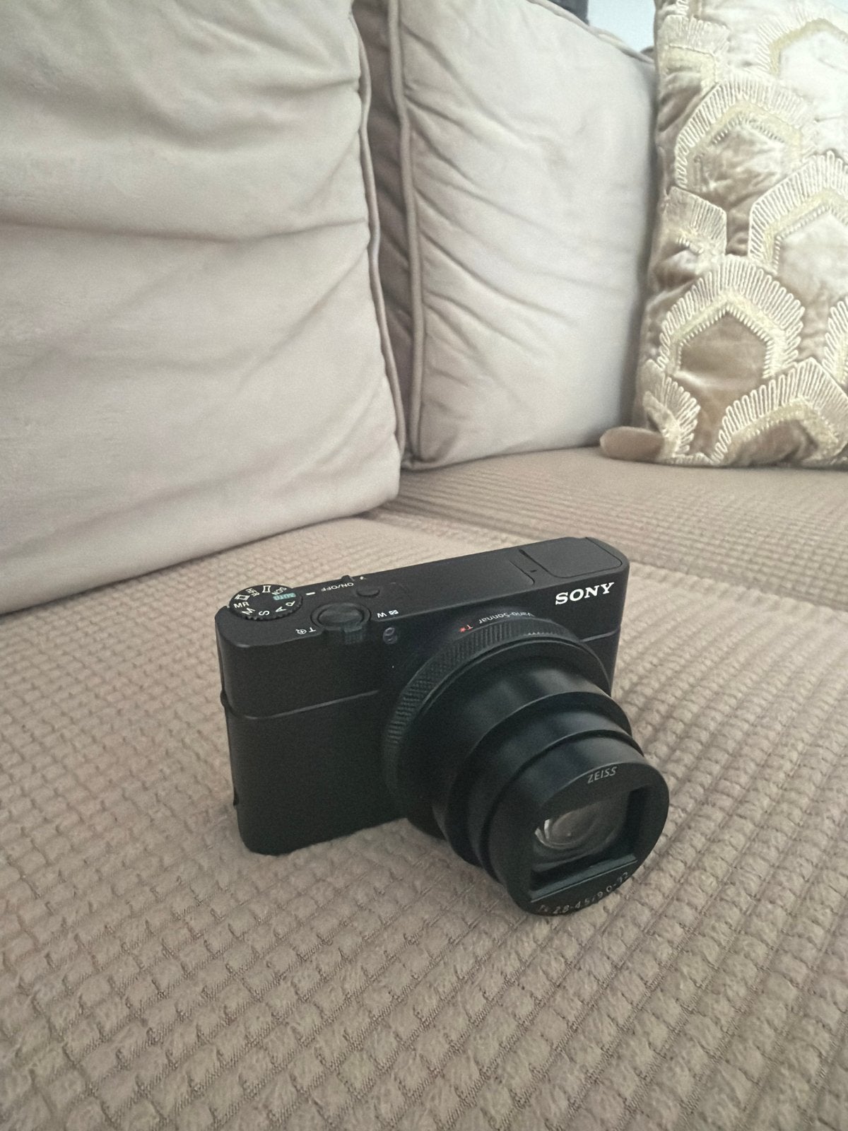 Sony DSC-RX100 VIII  - Incl lader en batterij - Waterschade, Audio, Tv en Foto, Fotocamera's Digitaal, Beeldstabilisatie, Ophalen of Verzenden