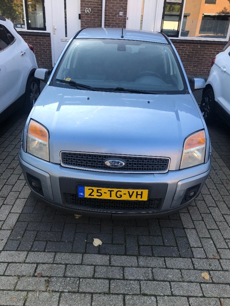 Ford Fusion 1.4 16V 2006 Grijs, Auto's, Voorwielaandrijving, 15 km/l, 49 €/maand, Origineel Nederlands