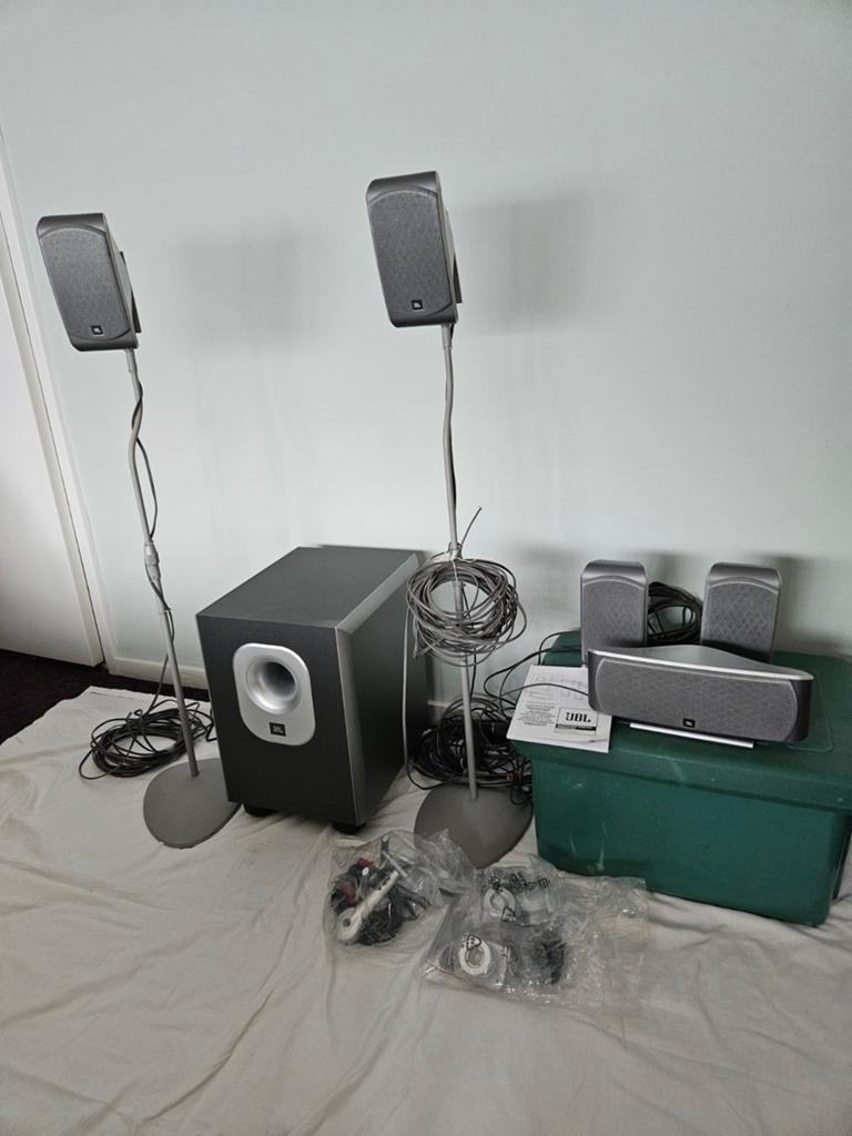 JBL surroundset 5 speakers en subwoofer sub200/230