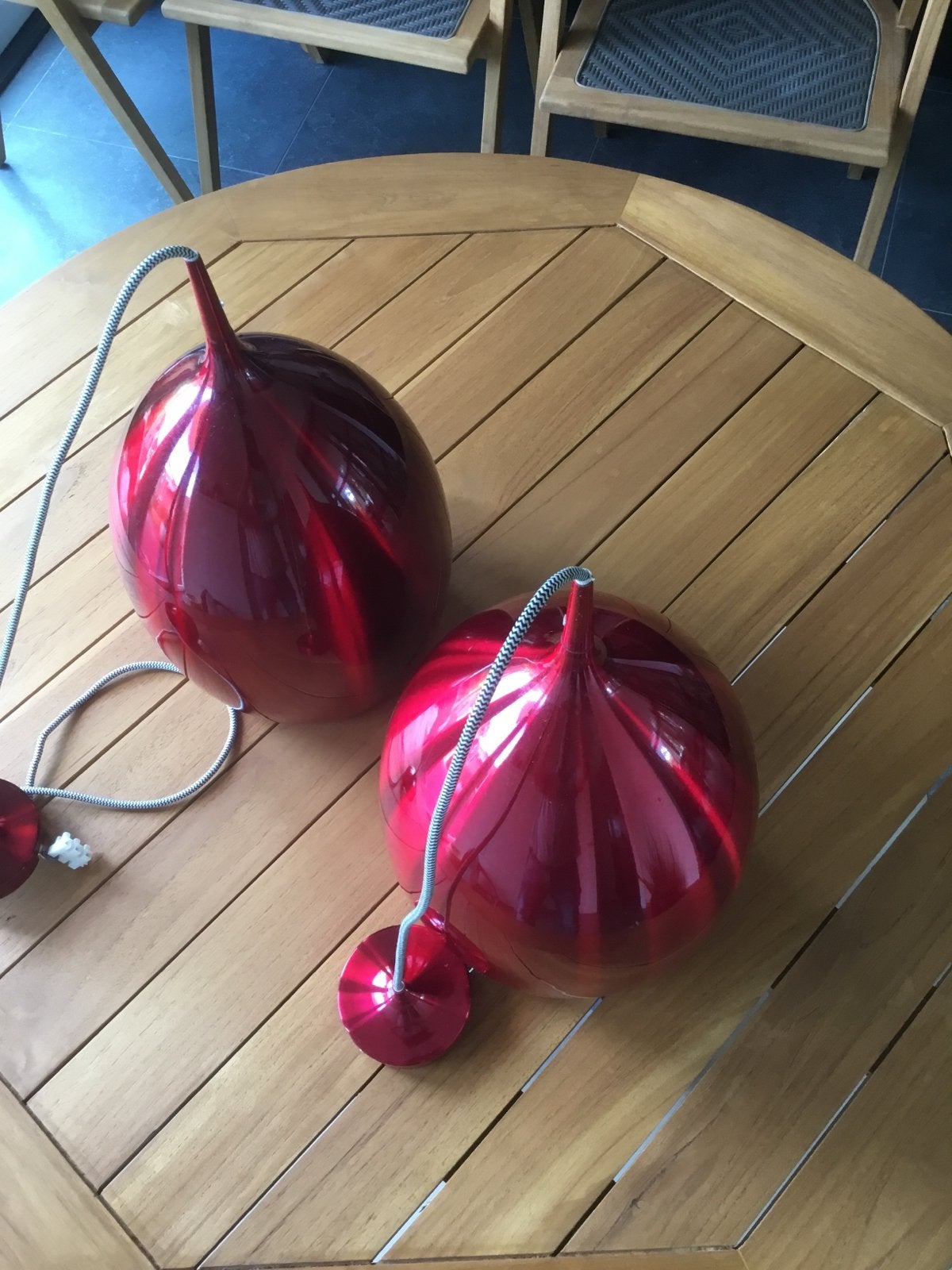 Set van 2 rode design hanglampen, Ophalen of Verzenden, Zo goed als nieuw, Metaal, Minder dan 50 cm