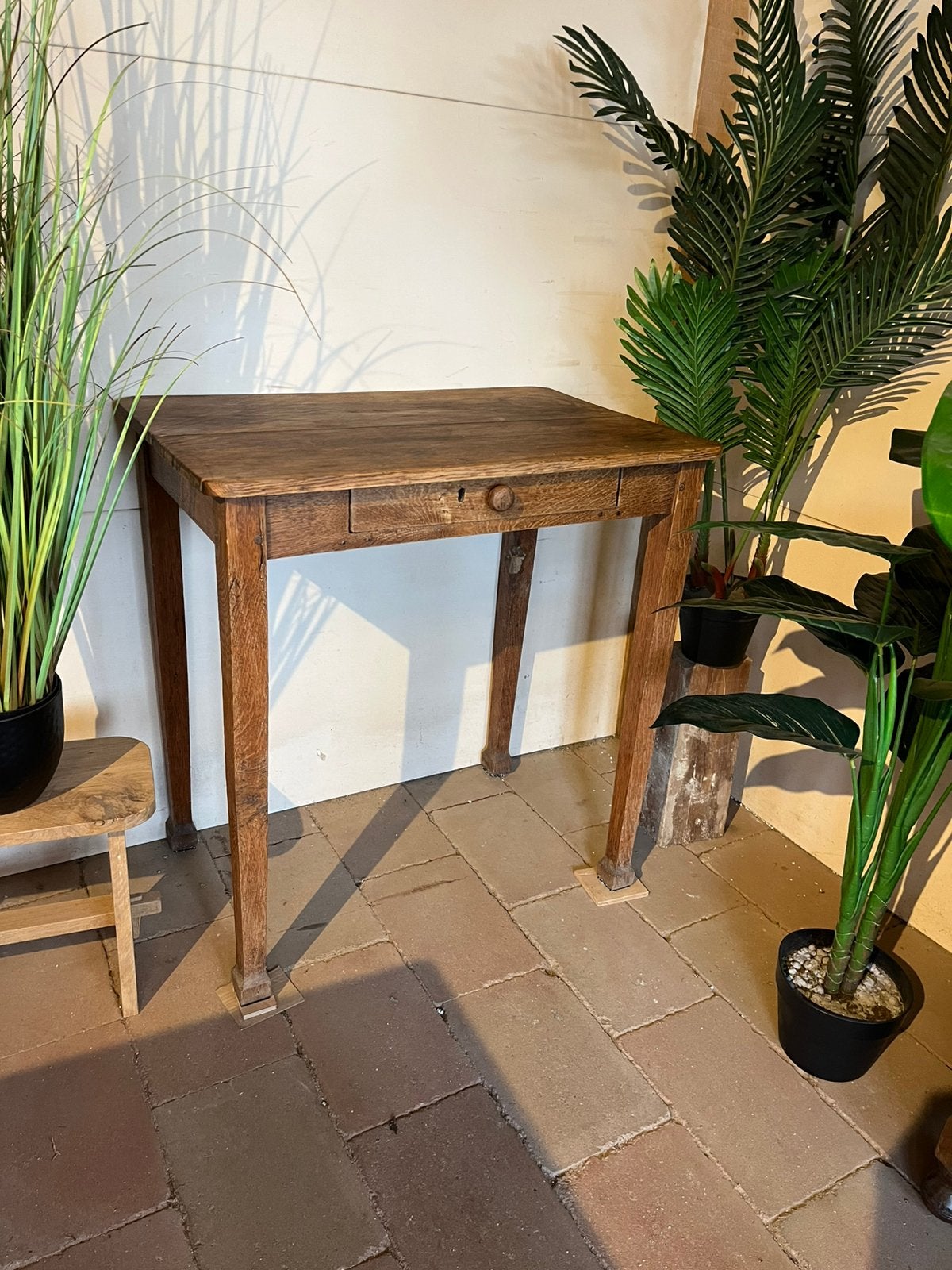 Klein tafeltje, Ophalen