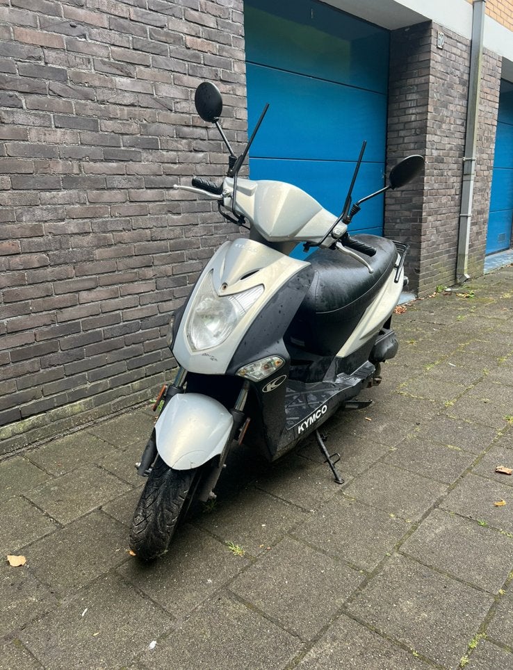 Scooter Kymco agility 50 (blauw kenteken) om op te knappen!, Fietsen en Brommers, Ophalen, Gebruikt, Overige modellen, Benzine