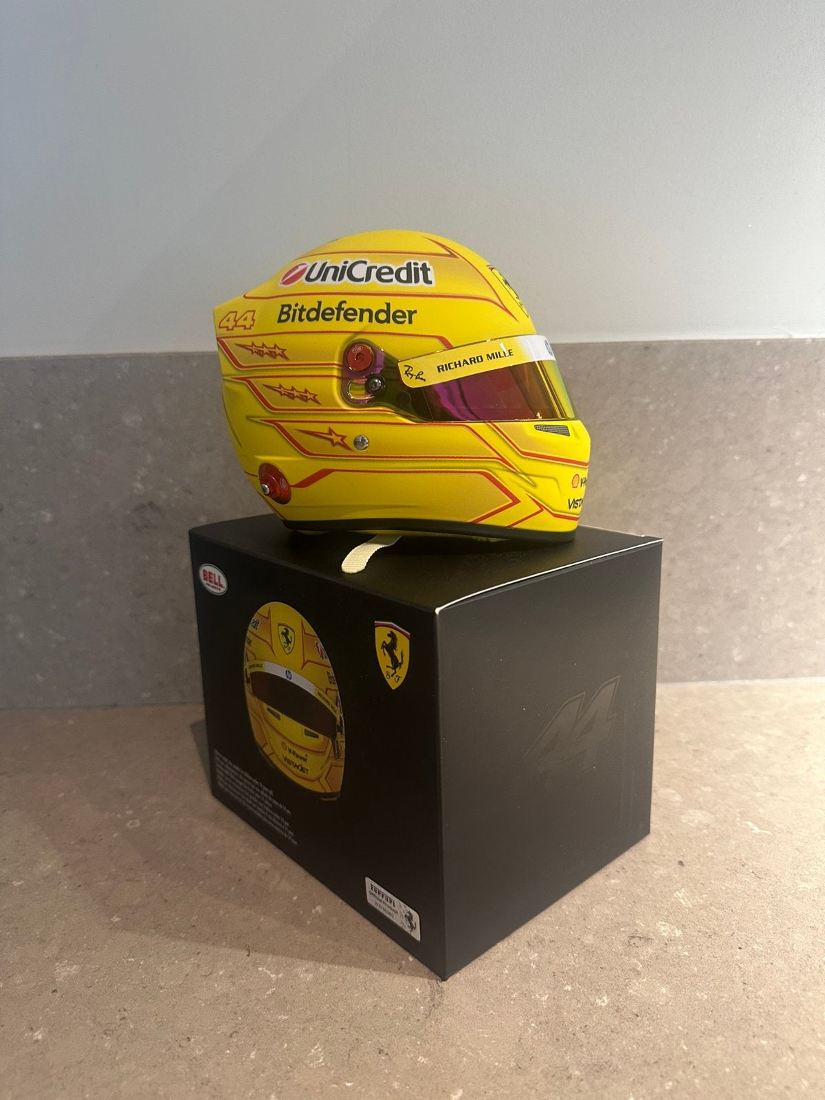 Lewis Hamilton - Helm 1:2 - 2026 seizoen - Bell Helmets, Verzenden, Nieuw, Formule 1