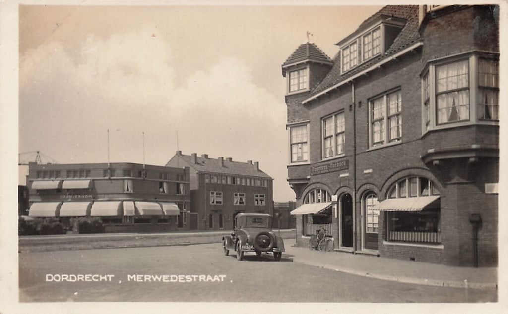 AN298 Fotokaart Dordrecht Merwedestraat oldtimer ca. 1935, Verzenden, 1920 tot 1940, Ongelopen, Zuid-Holland
