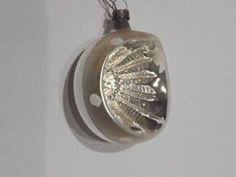 oude ronde deukbal kerstbal zilver doorsnee 4,5 cm, Ophalen