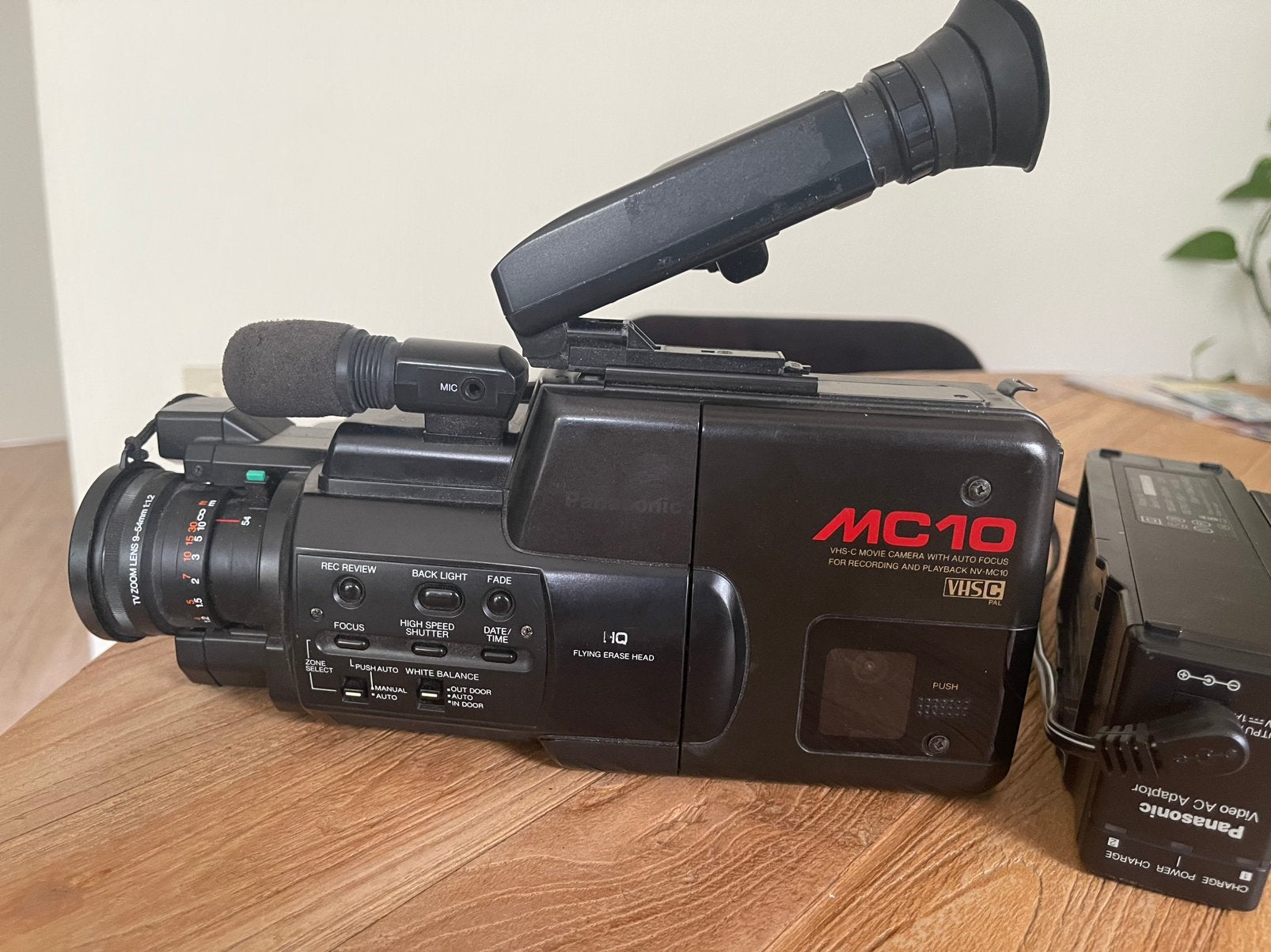 Panasonic MC10 VHS-C Camcorder NV-MC10 PAL + Oplader, Ophalen of Verzenden, Overige Merken, 8 keer of meer