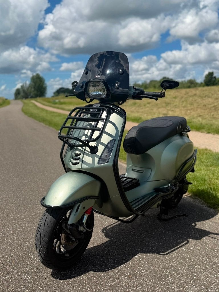 vespa sprint 2015 80cc 2V Malossi, Fietsen en Brommers, Ophalen, Overige modellen, Maximaal 45 km/u, 0 versnellingen