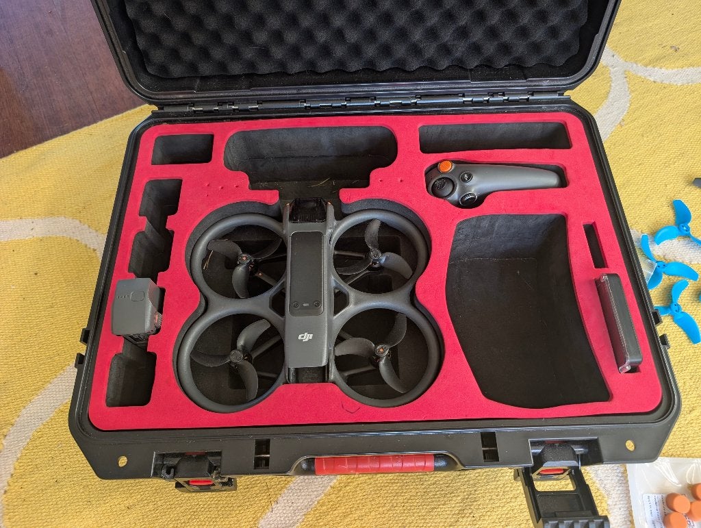 DJI Avata 2 + Motion 3 controller + Extra's, Audio, Tv en Foto, Drones, Zo goed als nieuw, Cameradrone, Topkwaliteit, DJI, 250 tot 900 gram
