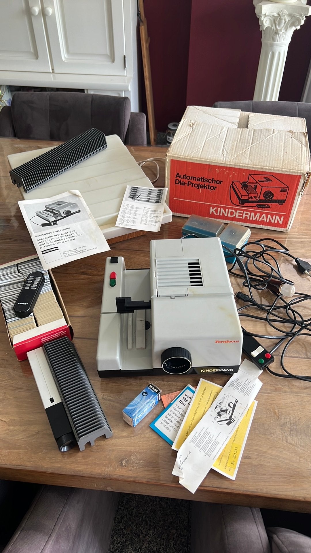 Kindermann Diaprojector met dialamp en raampjes, Audio, Tv en Foto, Diaprojectors, Ophalen of Verzenden, Gebruikt