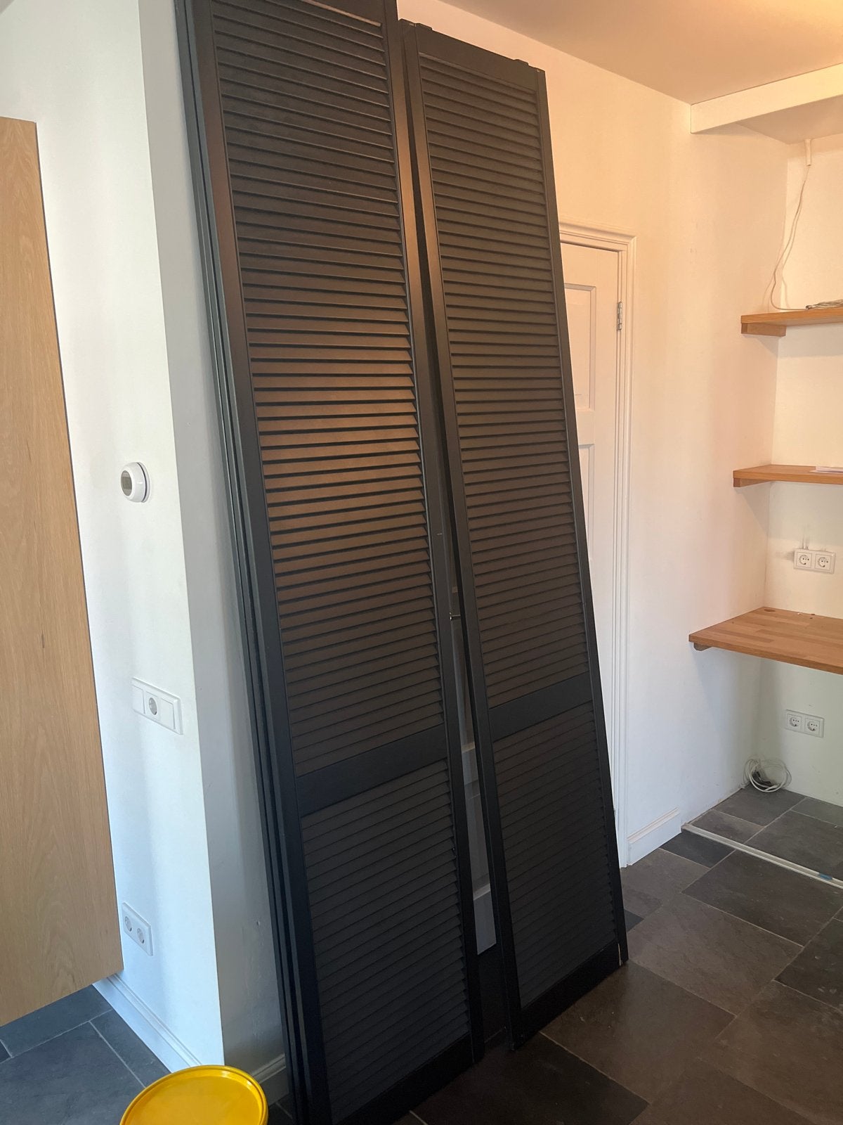 Zwarte panelen louvre deuren, Ophalen, Minder dan 80 cm, 215 cm of meer, Binnendeur