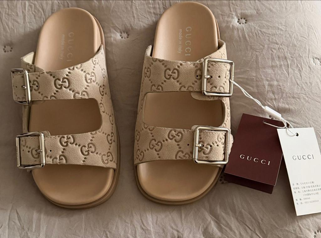 Beige Gucci slippers - Nieuw maat 36/37, Kleding | Dames, Schoenen, Slippers, Beige, Nieuw, Ophalen of Verzenden