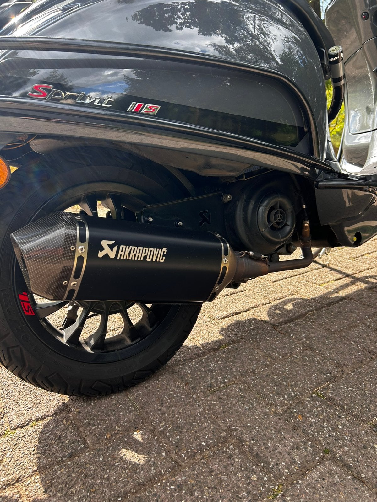 Vespa sprint 2019 | akra | alarm, Fietsen en Brommers, Scooters | Vespa, Ophalen, Overige modellen, Maximaal 45 km/u, Zo goed als nieuw