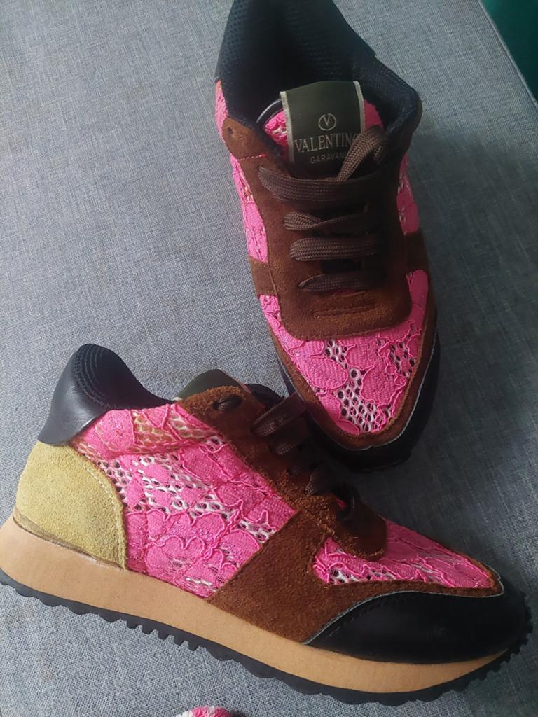 Mooie Valentino schoenen in maat 35., Ophalen of Verzenden, Zo goed als nieuw, Sneakers of Gympen