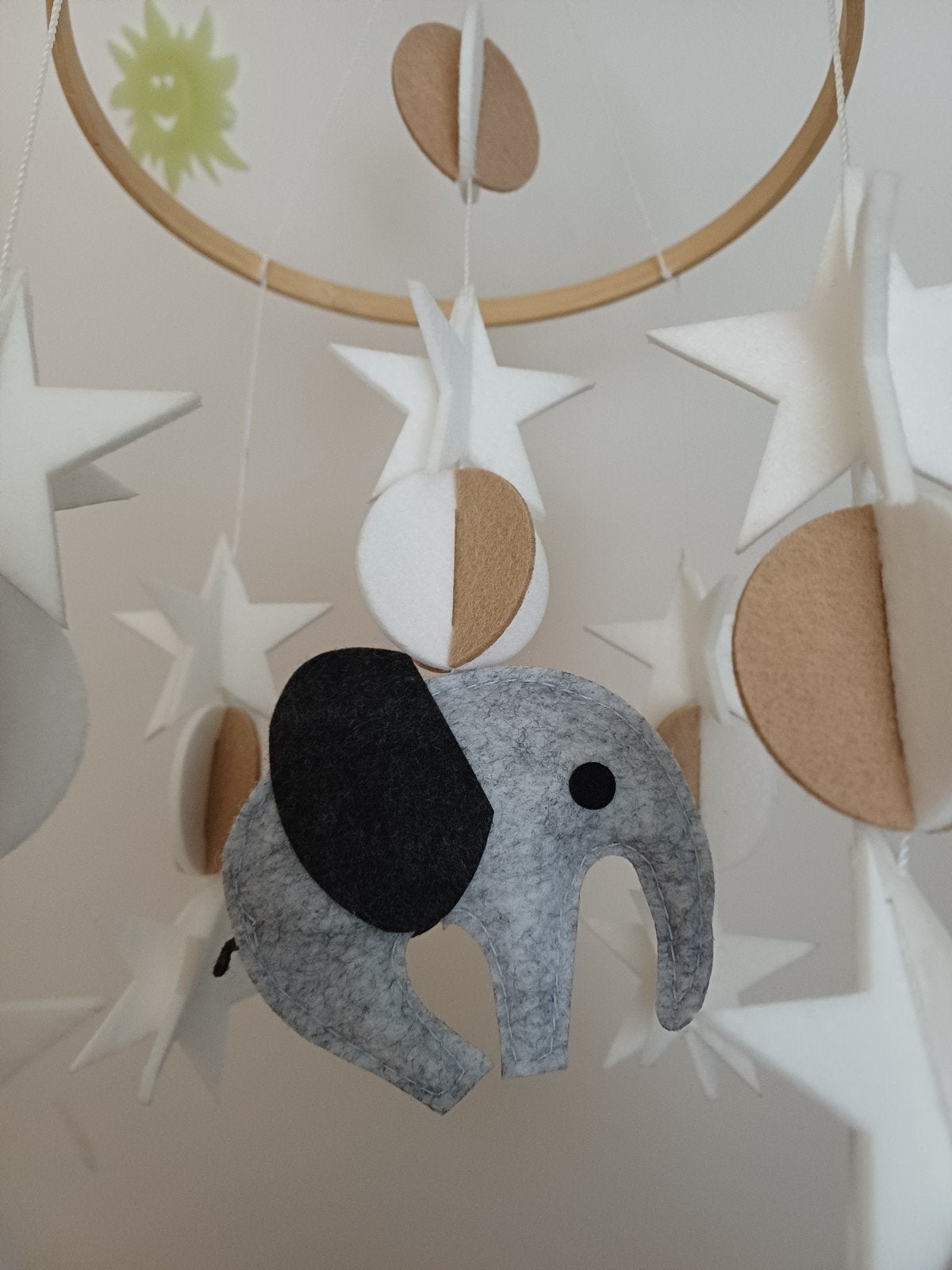 Vilten olifant hanger - babykamer, Beige, Ophalen of Verzenden, Zo goed als nieuw, Ophangbaar