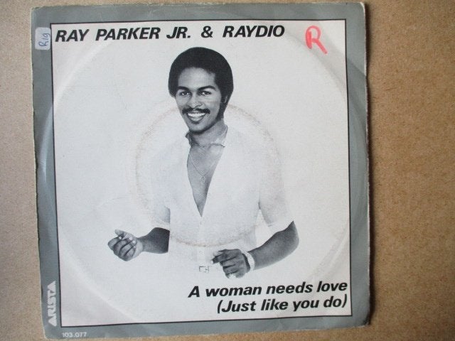 s4025 ray parker jr and raydio - a woman needs love, Ophalen, Gebruikt, 7 inch, Overige genres