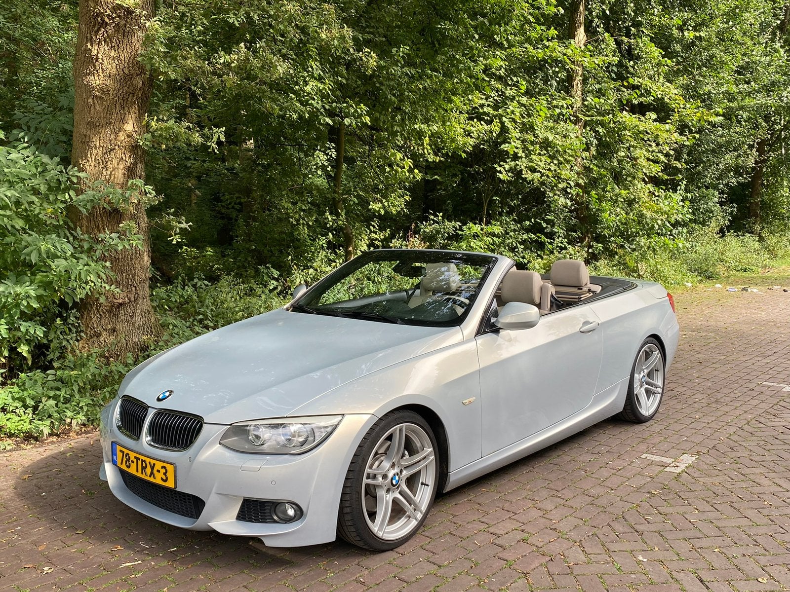 BMW 325i Cabrio 2012 Individual / Harman Kardon / M Sport, Auto's, BMW, 745 kg, Achterwielaandrijving, Beige, Cabriolet