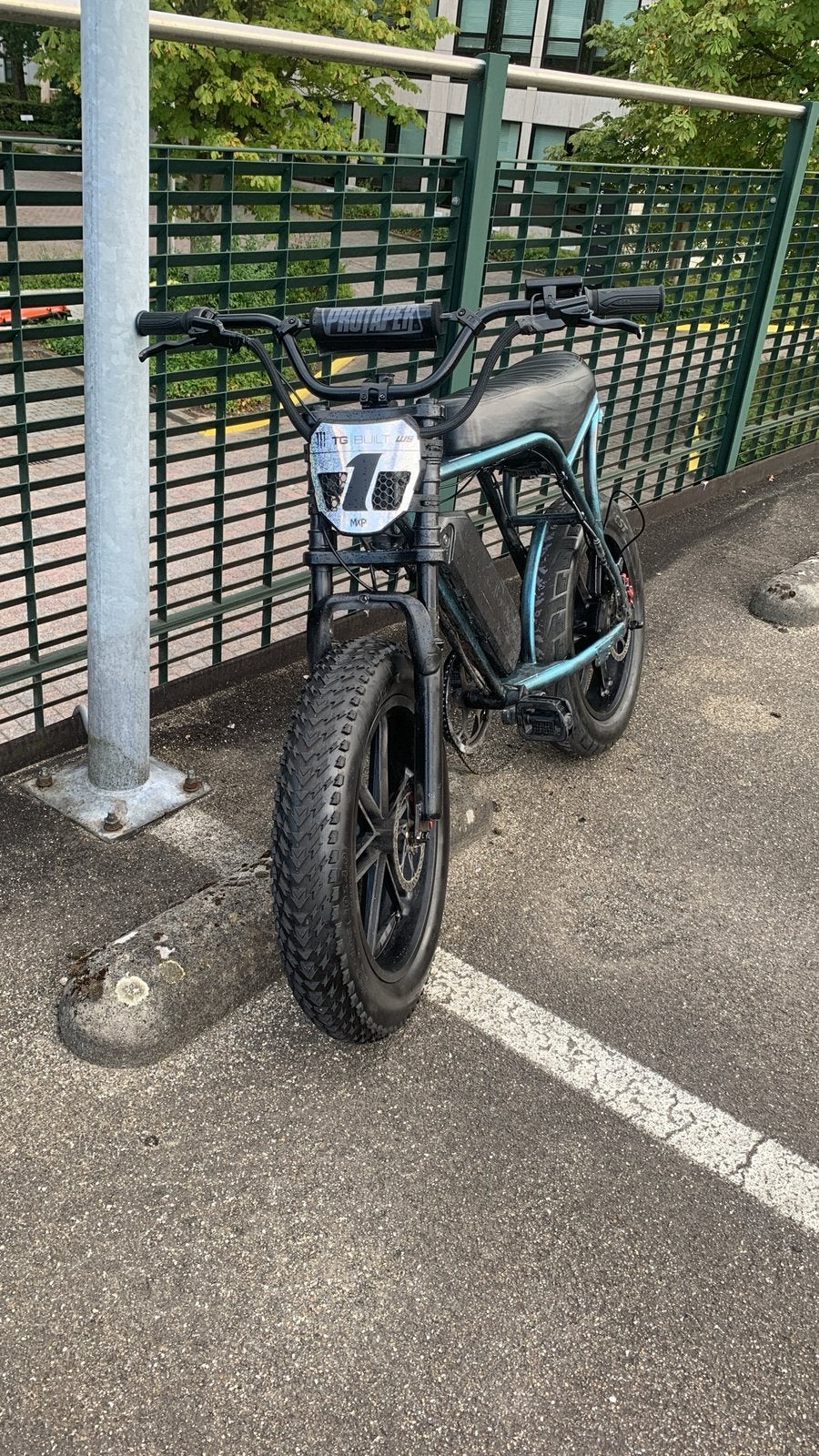 OUXI V8 Custom 1000w - HB-876E (See last picture), Gebruikt, 59 cm of meer, 50 km per accu of meer, Ophalen