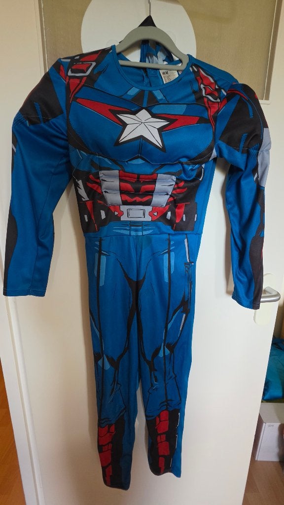 Captain America outfit + masker + schild (mt 134/140), Ophalen of Verzenden, Gebruikt, 134 t/m 140, Jongen